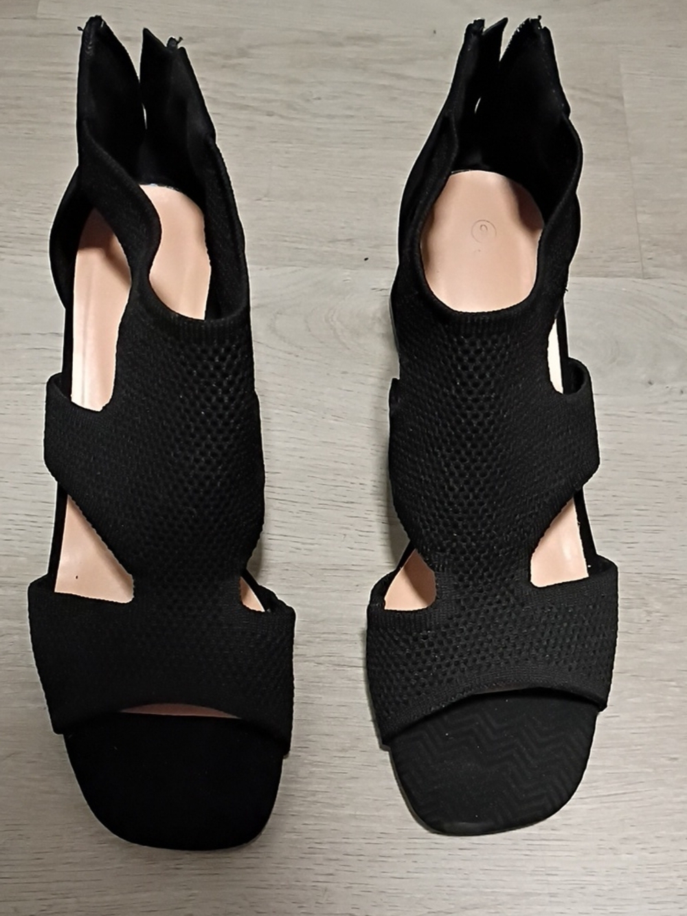 Black Women's Cutout Knit Sandals - Brand Unknown